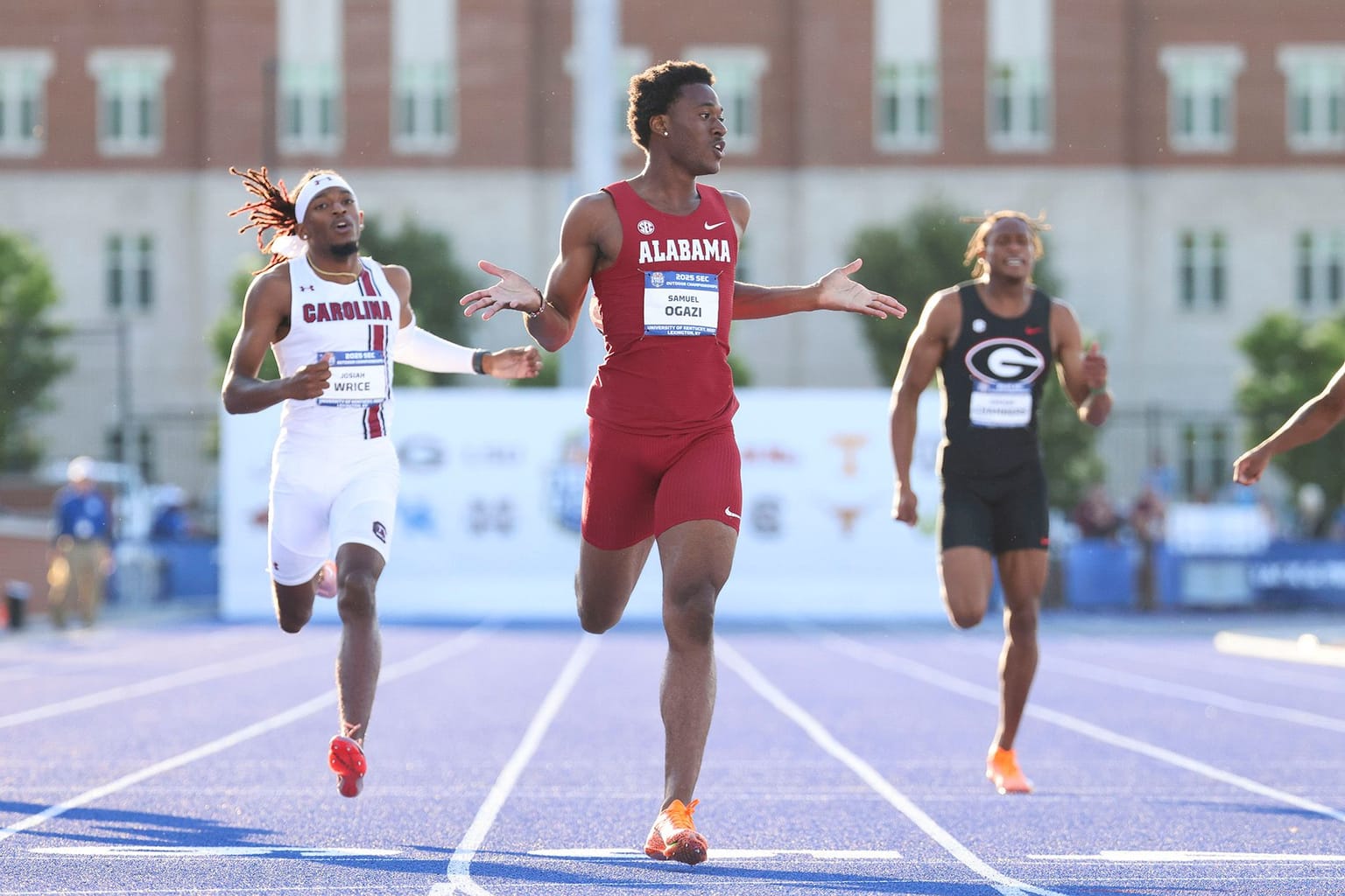 Ogazi, Reid and Tharp storm to NCAA titles as more records fall in Eugene:
Olympic finalist Samuel Ogazi stormed to fourth on the world 400m all-time list on the third day of the NCAA Championships, clocking 43.38