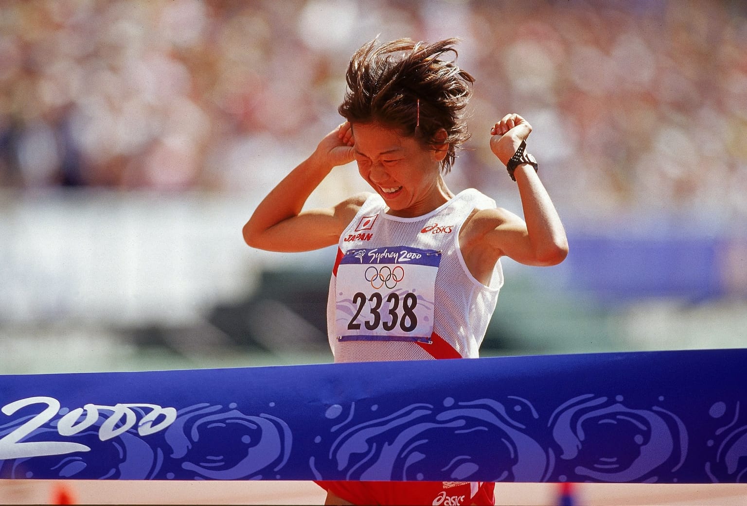 Takahashi and the marathon’s sub-2:20 breakthrough:
When Naoko Takahashi crossed the finish line at the 2001 Berlin Marathon, her expression turned from agony to ecstasy.