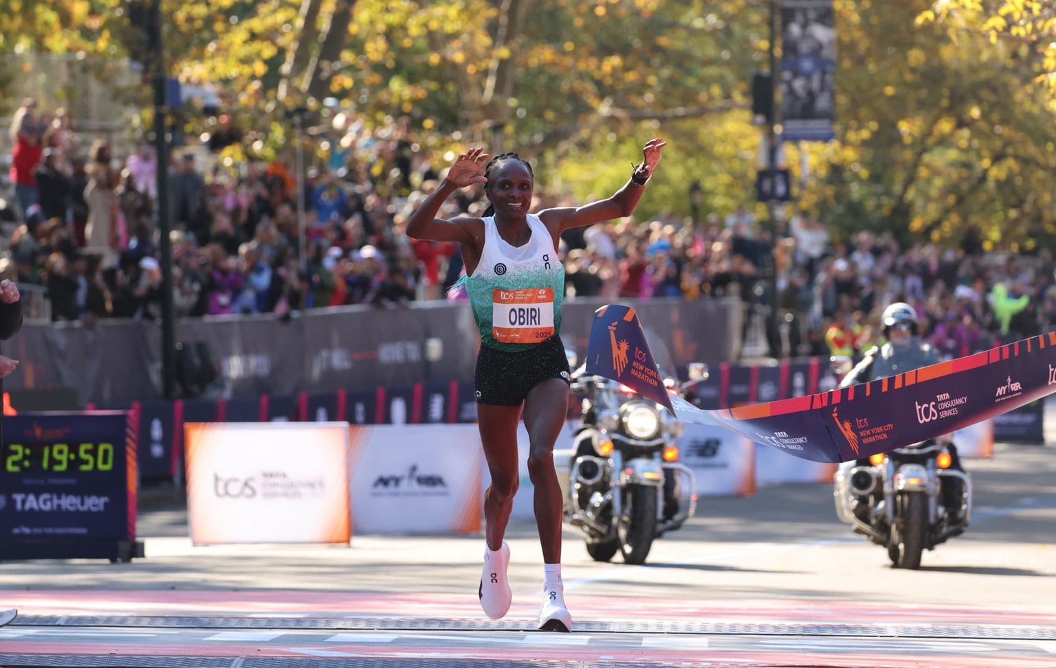 Obiri and Kipruto to defend New York City Marathon titles:
Kenya’s Hellen Obiri and Benson Kipruto will defend their TCS New York City Marathon titles against formidable fields when the World Athletics Platinum Label road race returns on 1 November.