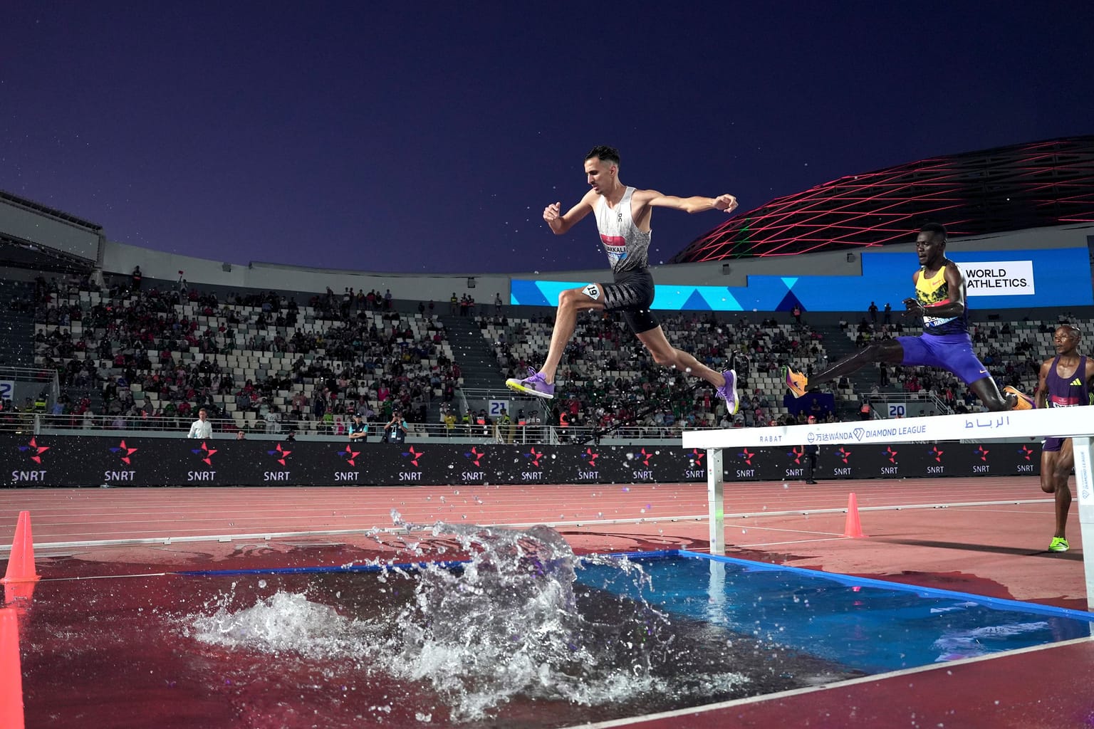 El Bakkali and Kovacs win rematches in Rabat:
Morocco’s Soufiane El Bakkali delighted home fans on a night of meeting records and world leads