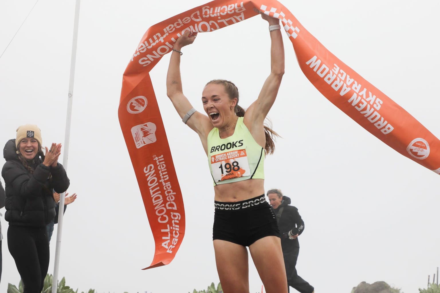 Gibson and Kiriago break Broken Arrow course records:
Anna Gibson and Philemon Ombogo Kiriago set course records to win the ascent and the 23km race, respectively, during the Broken Arrow Skyrace