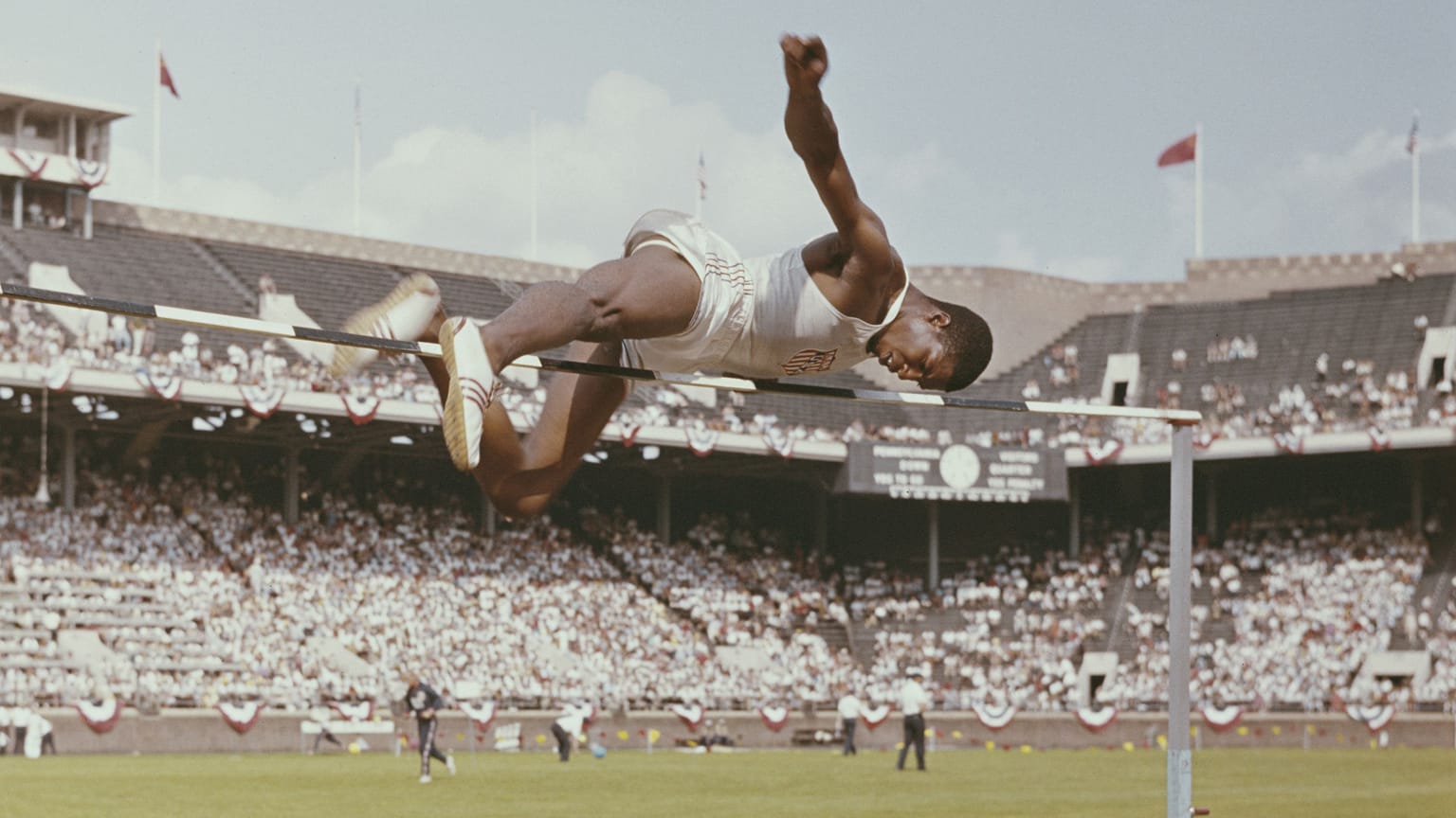 Four world records on one unforgettable night in LA:
On this day 70 years ago, four world records were set within two hours at the Los Angeles Memorial Coliseum