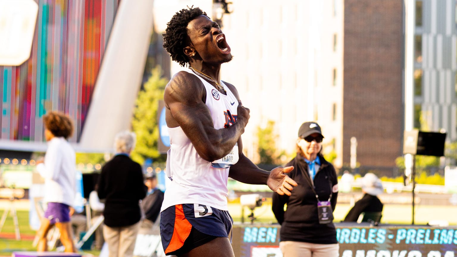 Tharp planned to send a message – his world record delivered it loud and clear:
From Tennessee to top of the world, Ja’Kobe Tharp reflects on his 110m hurdles journey.