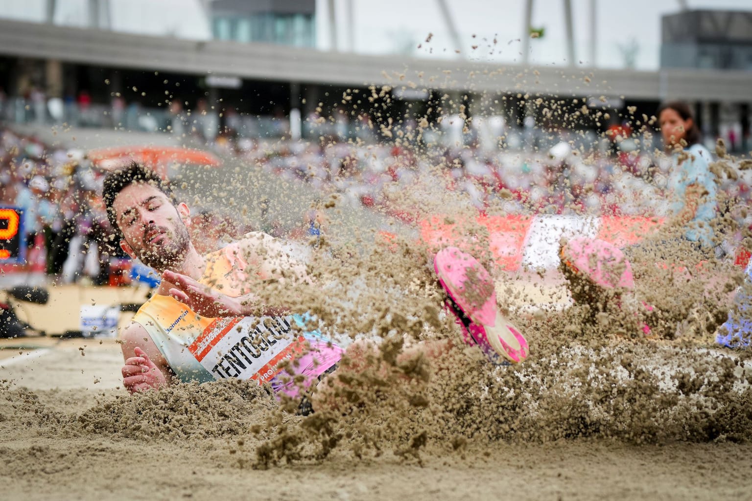Tentoglou and Dos Santos set world leads at national championships:
Miltiadis Tentoglou equalled the Greek long jump record while Alison dos Santos produced the second-fastest 400m hurdles performance of his career