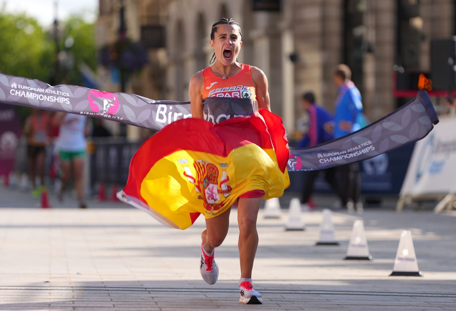 Pérez and Fiorini set world race walk records in Birmingham:
María Pérez and Sofia Fiorini set world records in the women’s half marathon and marathon race walks respectively at the European Championships