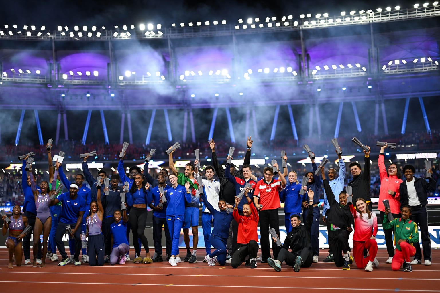 Sold-out sessions and strong fan response mark successful Ultimate Championship debut:
The inaugural World Athletics Ultimate Championship concluded in Budapest on Sunday (13) after three days of high-quality competition, sold-out sessions and a positive response from athletes, fans and media