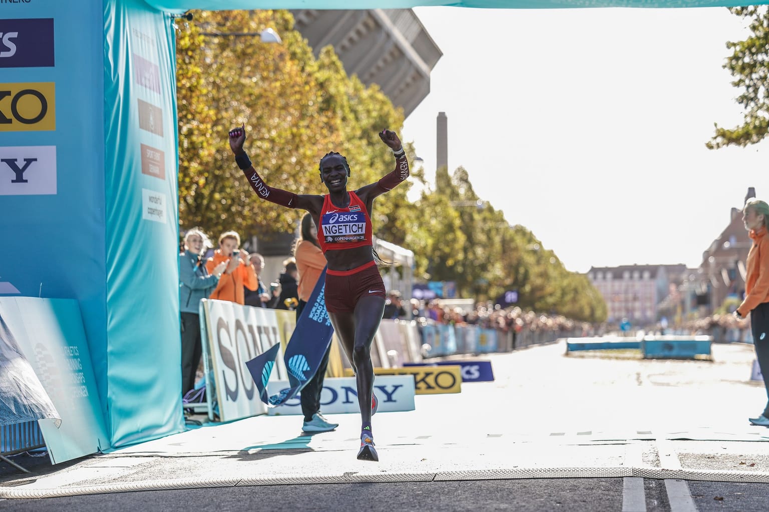 Ngetich breaks women-only world half marathon record at World Road Running Championships in Copenhagen:
Kenya’s Agnes Ngetich stormed to a women-only world half marathon record of 1:05:15* to win her second global title of the year at the World Athletics Road Running Championships Copenhagen 26