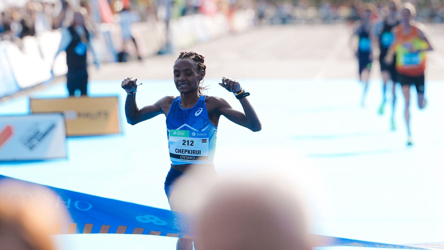 Chepkirui and Kwizera clinch fast half marathon wins in Valencia:
Sheila Chepkirui and Rodrigue Kwizera stormed up the world half marathon all-time lists with respective wins in 1:03:51 and 58:03 at the Medio Marathon Valencia Trinidad Alfonso Zurich